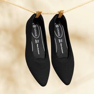NWOT VIVAIA Aria5 pointed toe ballet flats. Black, water resistant, size 38